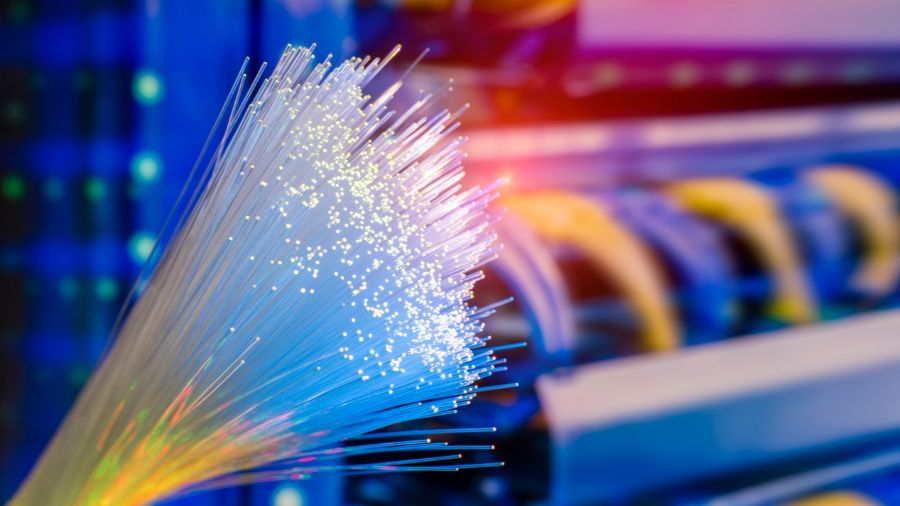 Fiber Optic คืออะไร และทำไมถึงเป็นตัวเลือกที่ดีสำหรับอินเทอร์เน็ตบ้าน